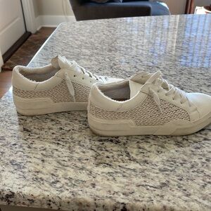 DV Dolce Vita Hastings Sneakers